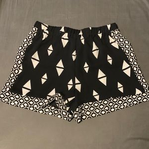 H&M High Waist Black Dress Shorts size 6
